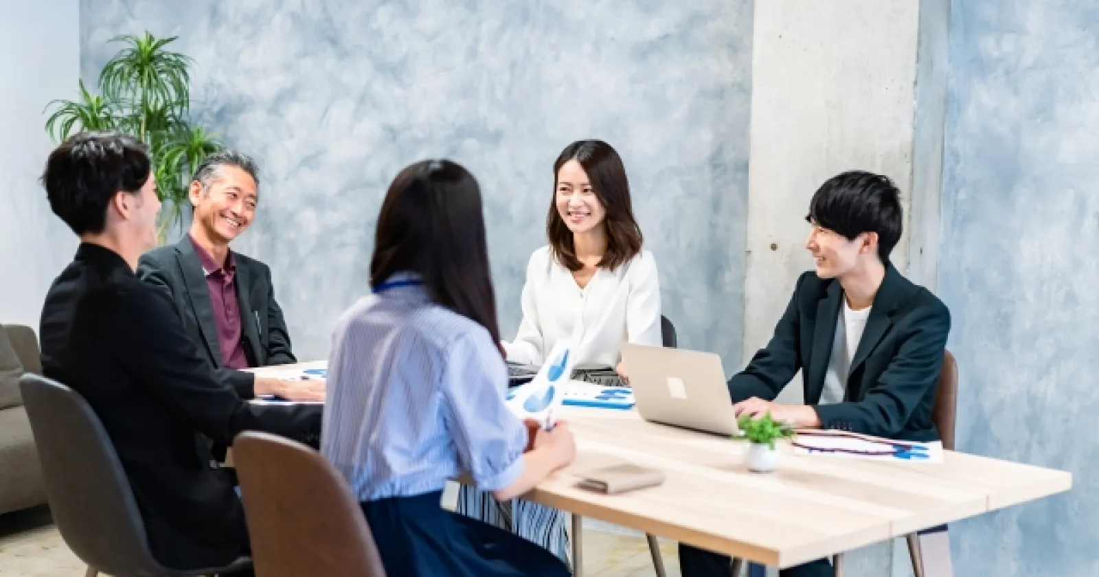 Marketing/e-commerce Job 대표 이미지